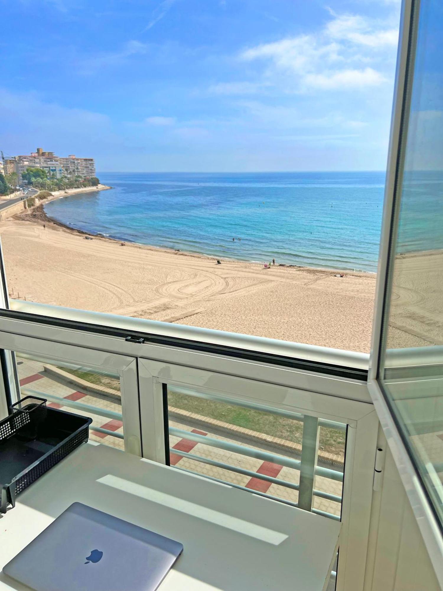 Appartamento Ático en 1ª línea con impresionantes vistas al mar El Campello Esterno foto