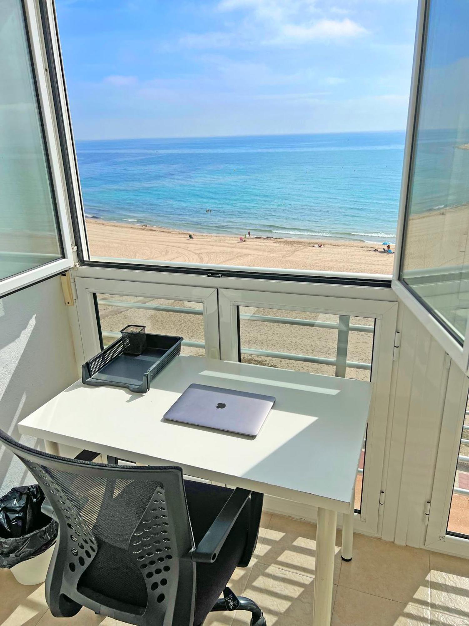 Appartamento Ático en 1ª línea con impresionantes vistas al mar El Campello Esterno foto